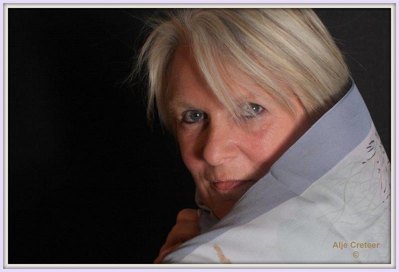 Annie B  01.jpg - Portret avond sluiterke