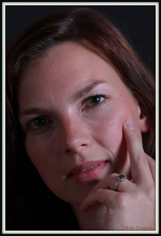 Marieke B  08.jpg - Portret avond sluiterke
