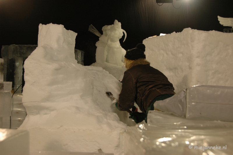 ijssculpturen 96.JPG - The making of ijssculptures Maastricht