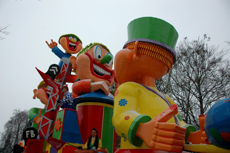Carnaval dorplein 2010 183.jpg - Optocht Budel-Dorplein