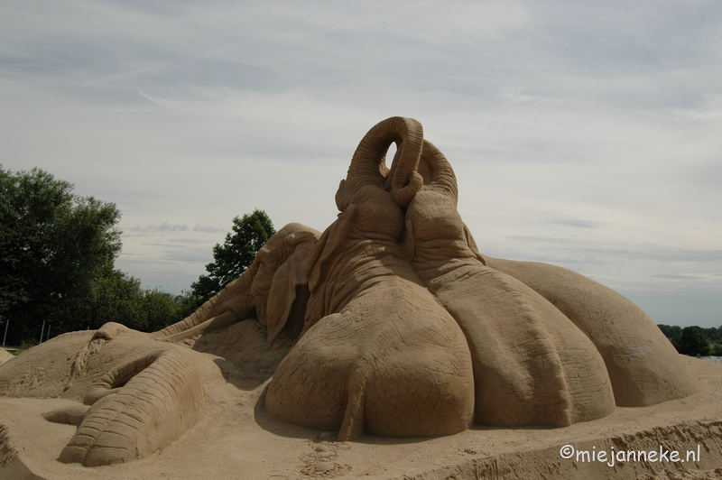 DSC_8097.JPG - Zandsculpturen Roermond