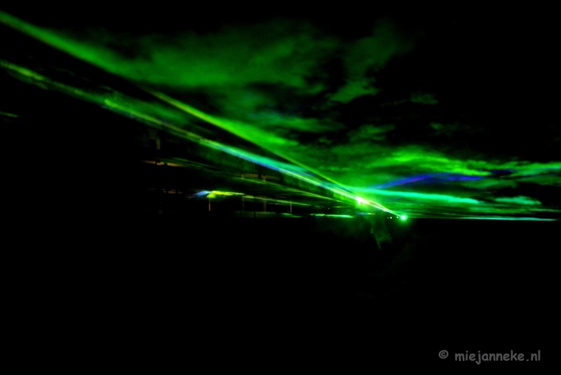 strijps01.JPG - Glow Strijp_S Rook in laserstralen