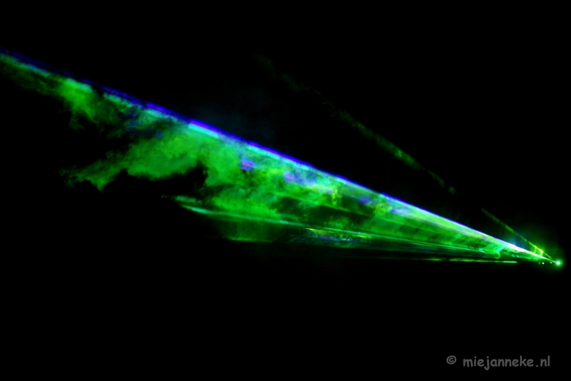 strijps02.JPG - Glow Strijp_S Rook in laserstralen