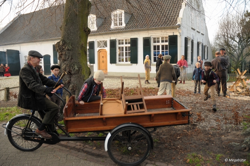 bddickensmieke62.JPG - Dickens Maarheeze 2015