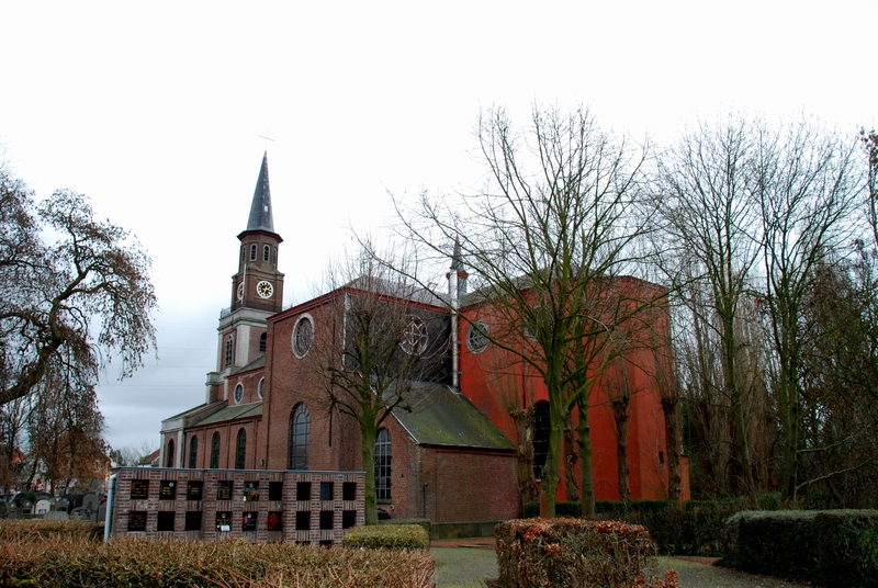 sized_DSC_1525.JPG - De kerk van Doel, vanaf de achterzijde